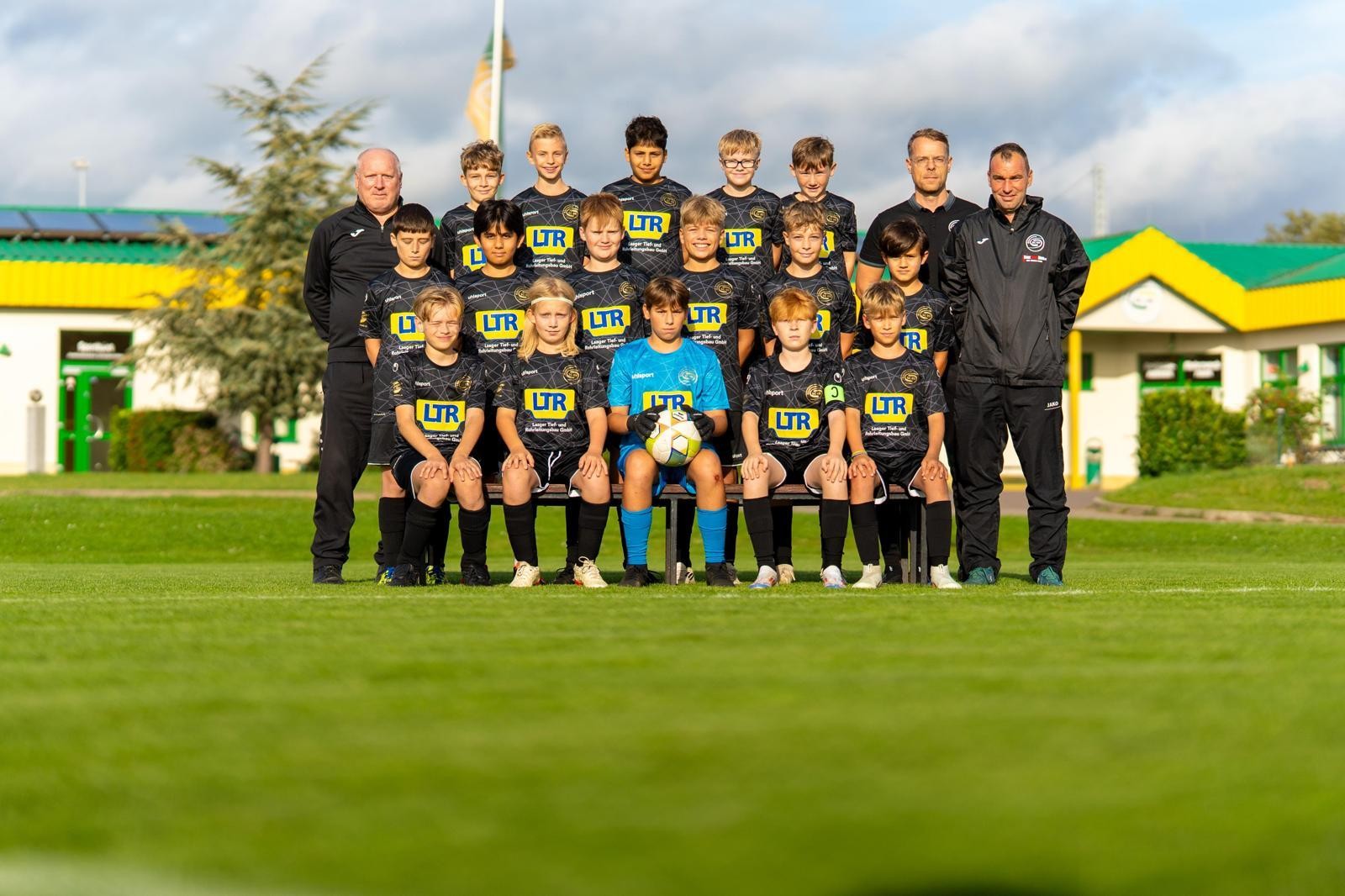 U13